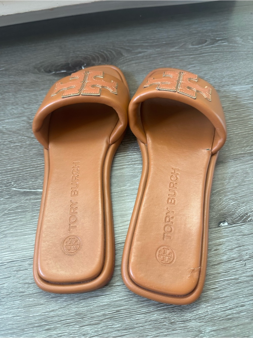 Tory Burch Tan Leather Logo Slide Sandals - Picture 4 of 9